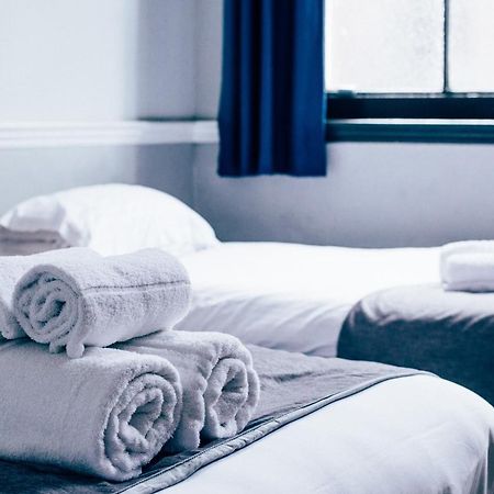 Bridgewood House Hotel Stafford Bagian luar foto
