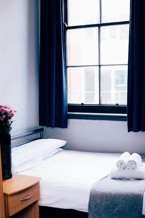 Bridgewood House Hotel Stafford Bagian luar foto
