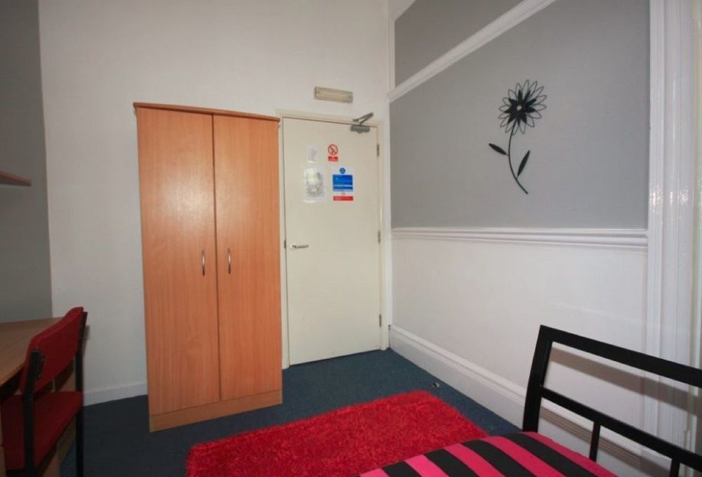Bridgewood House Hotel Stafford Bagian luar foto