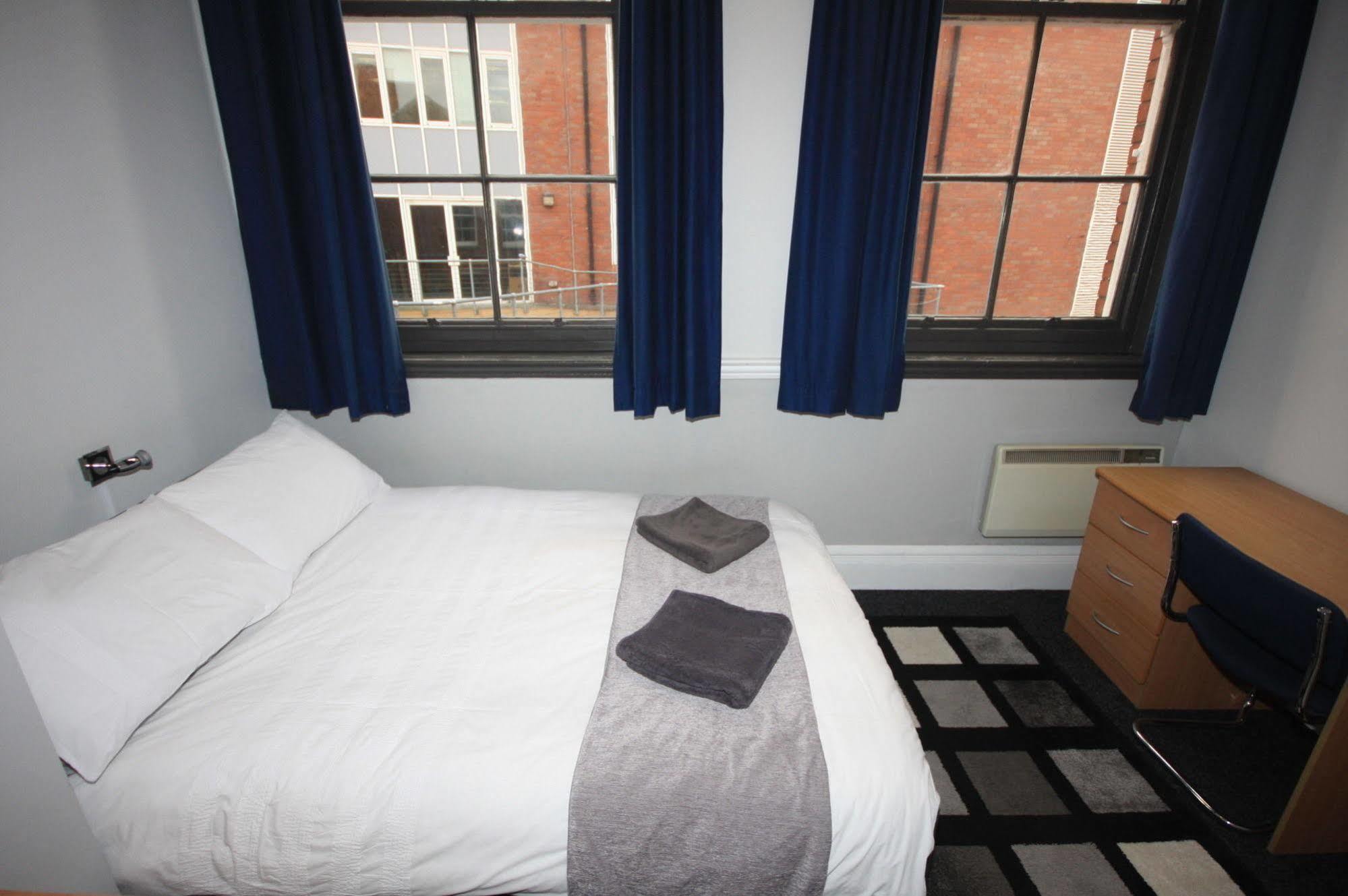 Bridgewood House Hotel Stafford Bagian luar foto