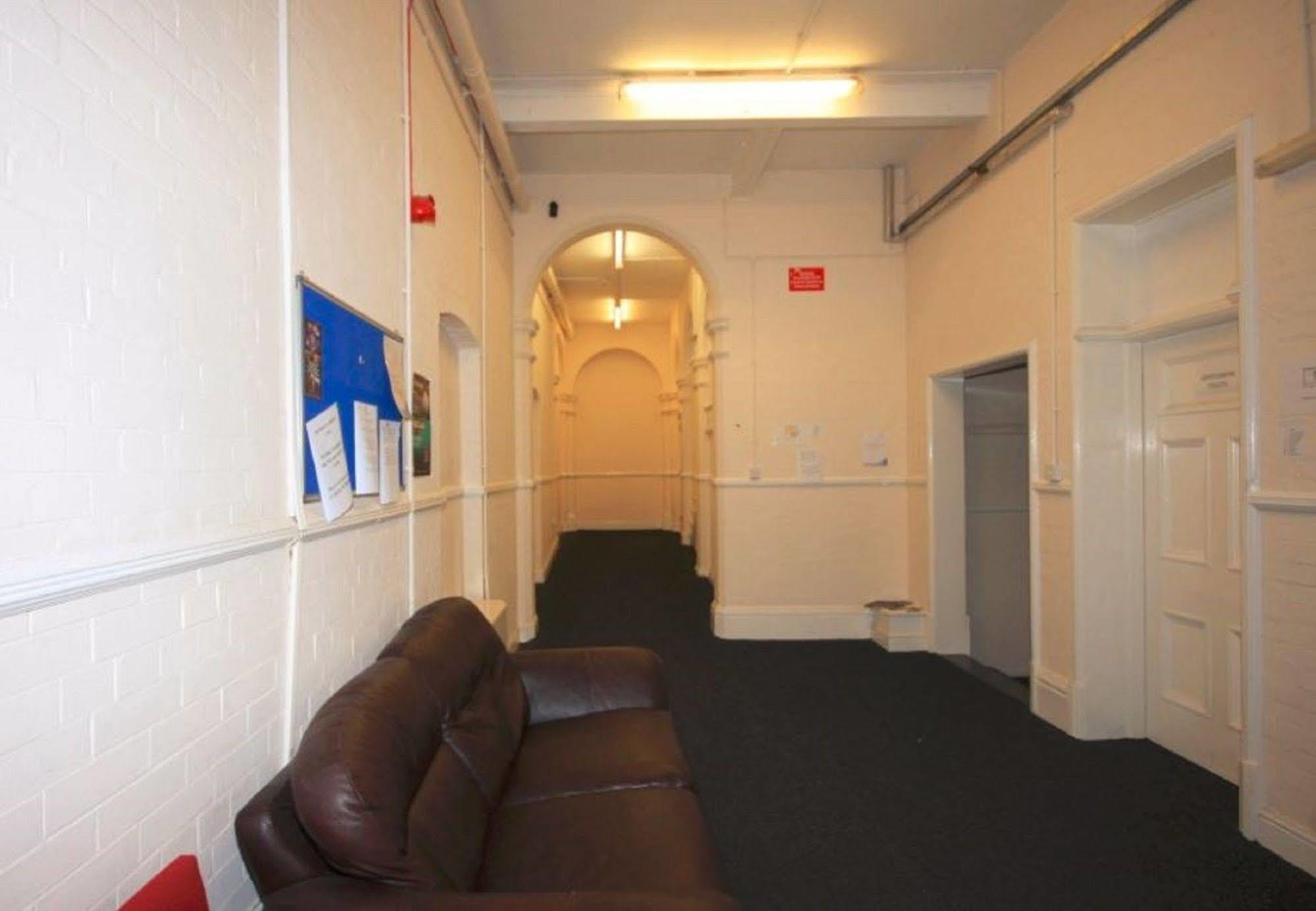 Bridgewood House Hotel Stafford Bagian luar foto
