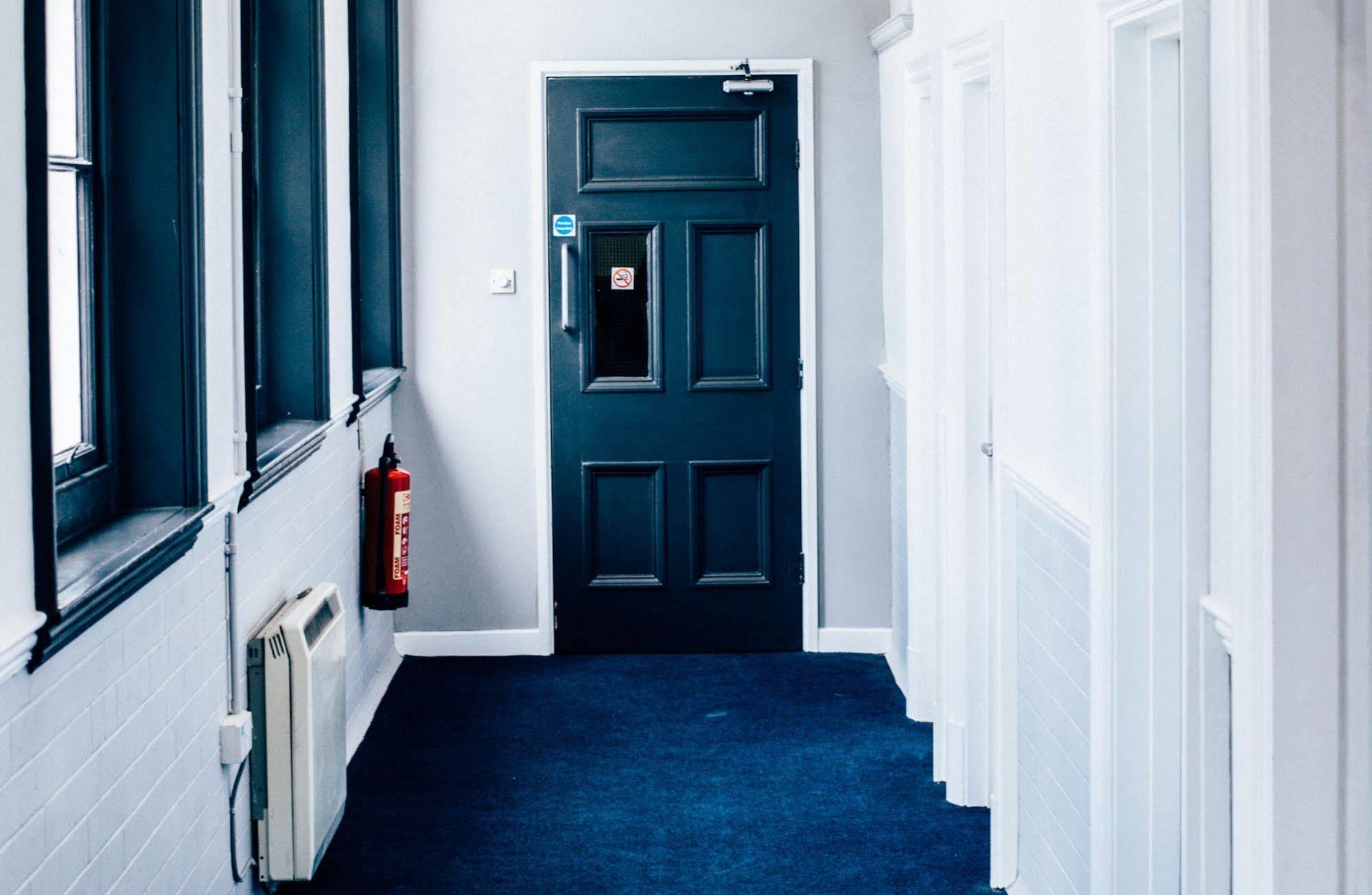 Bridgewood House Hotel Stafford Bagian luar foto